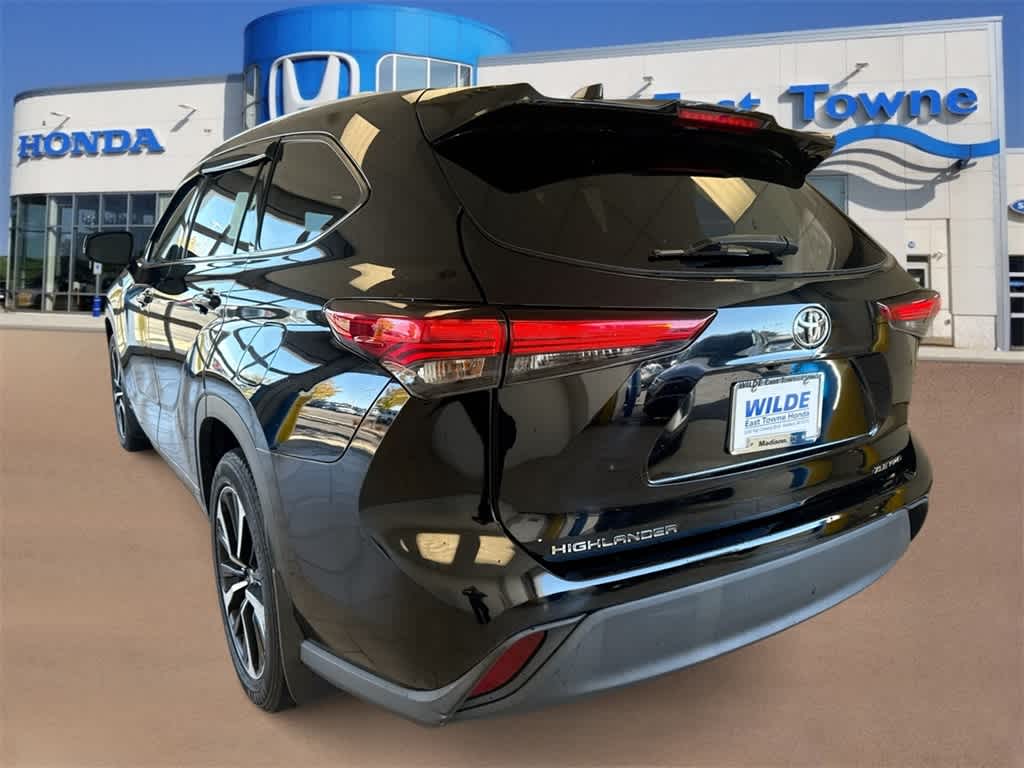Thumbnail: 2022 Toyota Highlander - 6