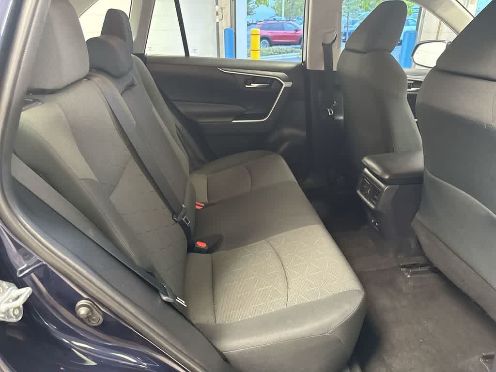 Thumbnail: 2021 Toyota RAV4 - 21