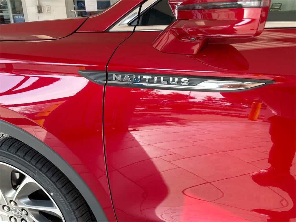 Thumbnail: 2020 Lincoln Nautilus - 13