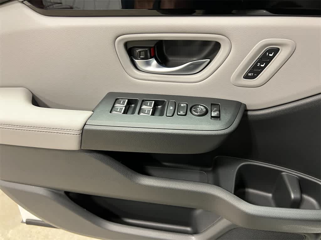 Thumbnail: 2025 Honda Pilot - 15