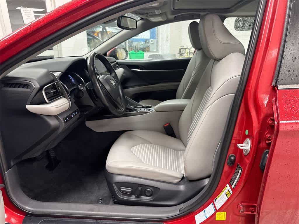 Thumbnail: 2022 Toyota Camry - 17