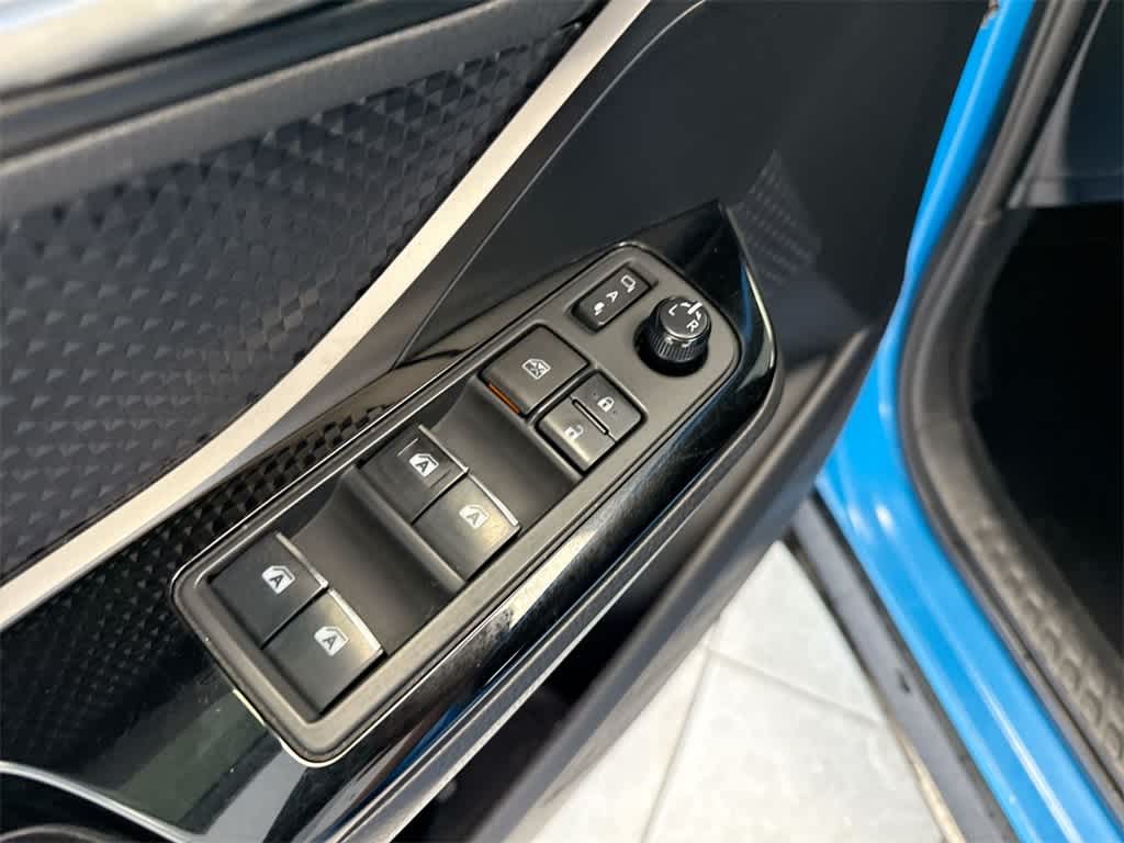 Thumbnail: 2019 Toyota C-HR - 17