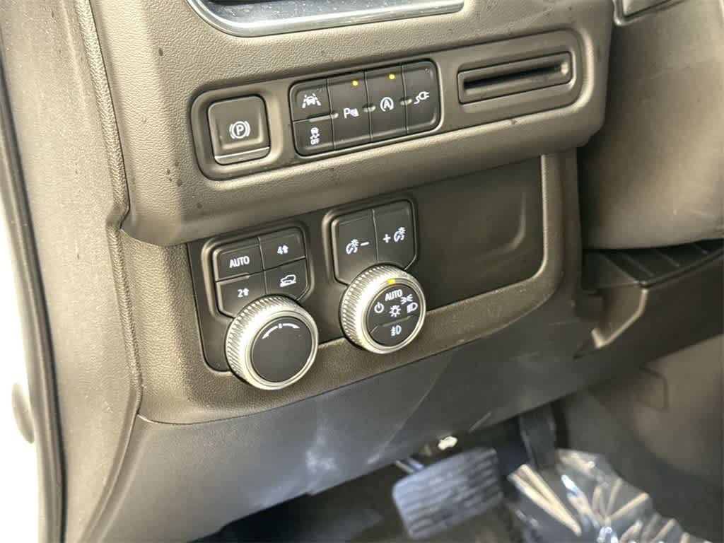 Thumbnail: 2021 GMC Yukon XL - 38