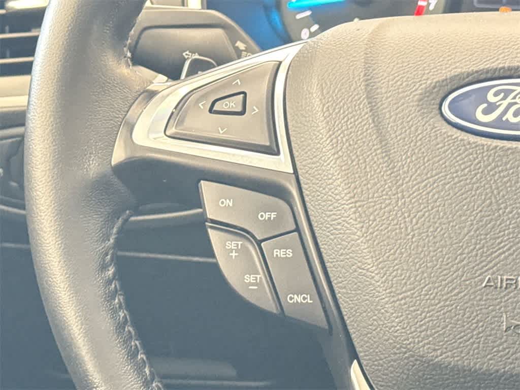 Thumbnail: 2018 Ford Edge - 24