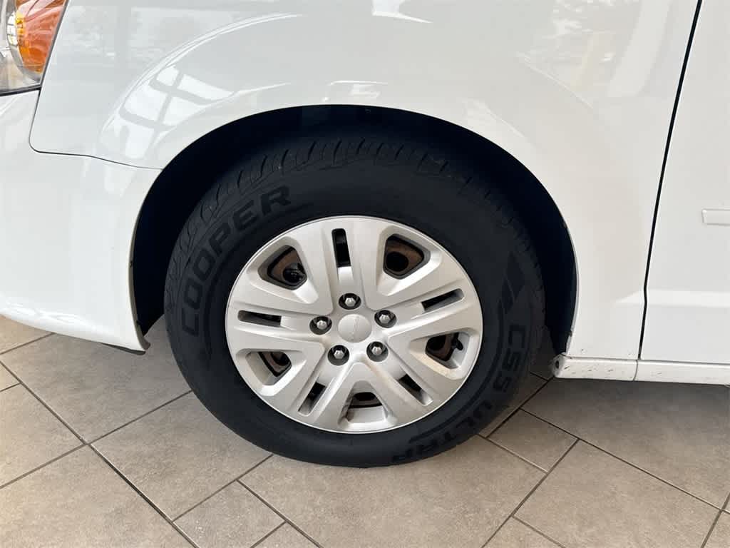 Thumbnail: 2015 Dodge Grand Caravan - 13