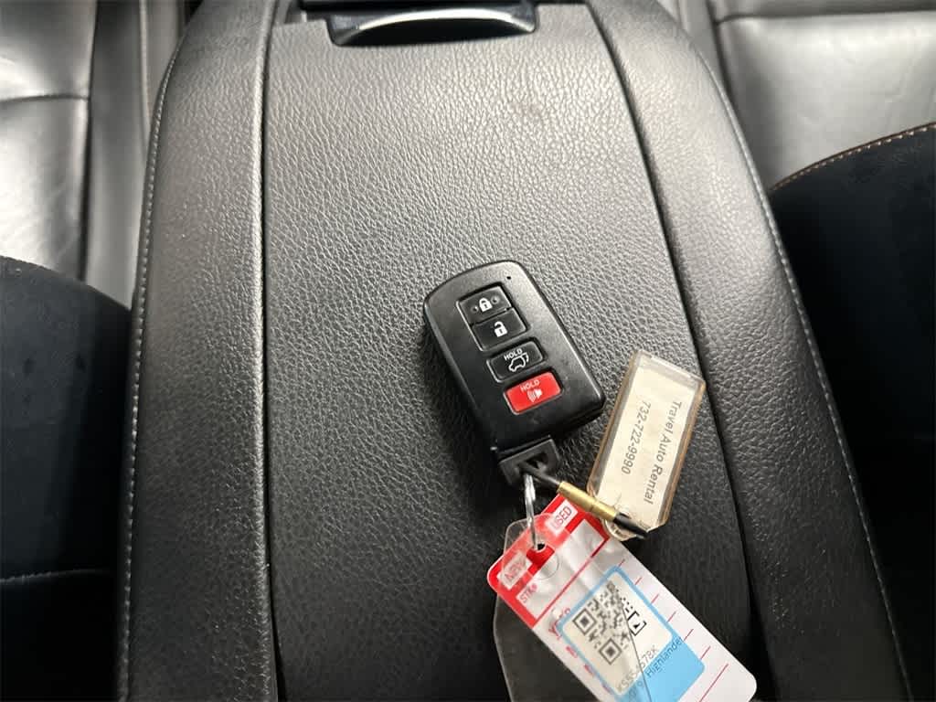 Thumbnail: 2019 Toyota Highlander - 38