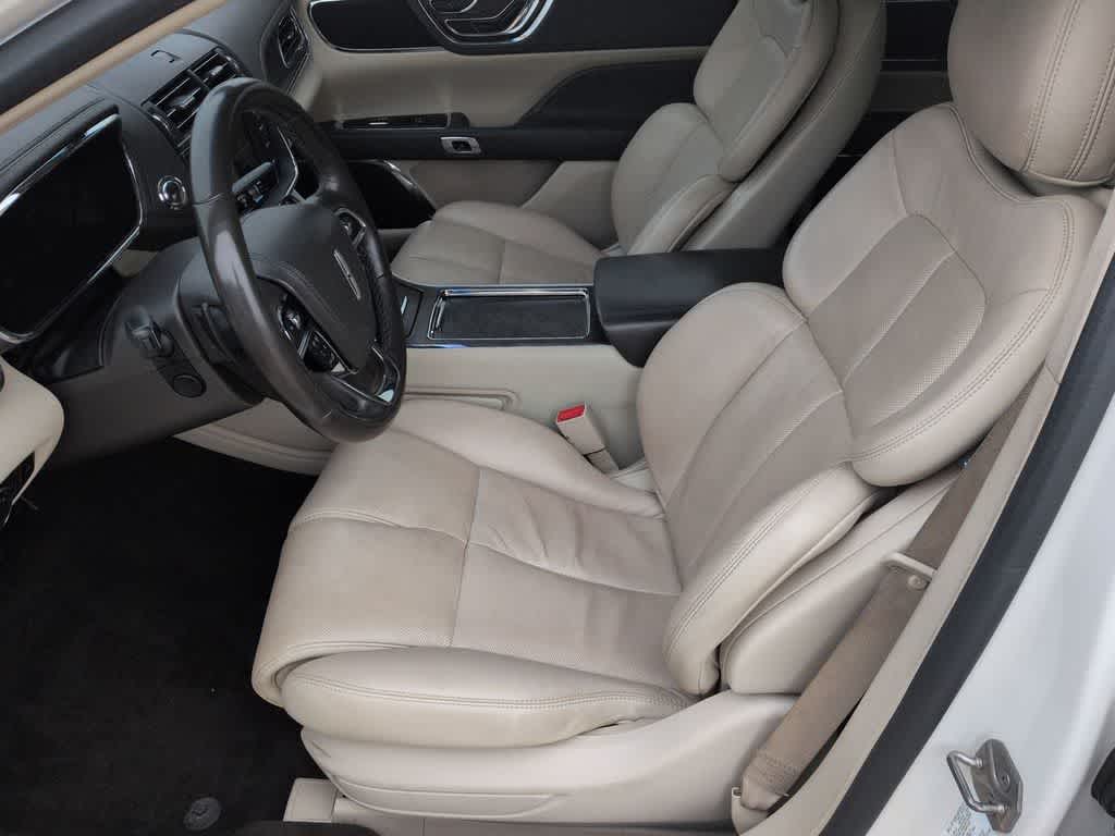 Thumbnail: 2019 Lincoln Continental - 16