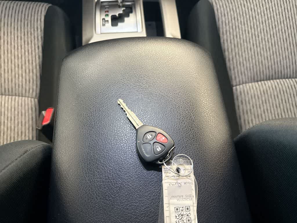 Thumbnail: 2015 Toyota 4Runner - 37