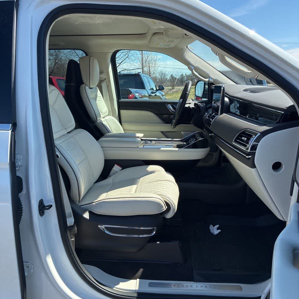 Thumbnail: 2020 Lincoln Navigator - 6