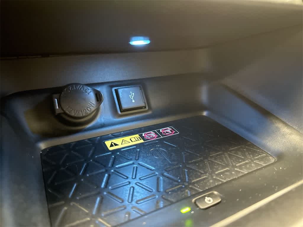 Thumbnail: 2022 Toyota RAV4 - 33