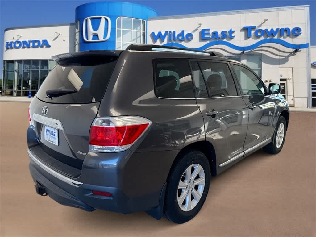 Thumbnail: 2012 Toyota Highlander - 8