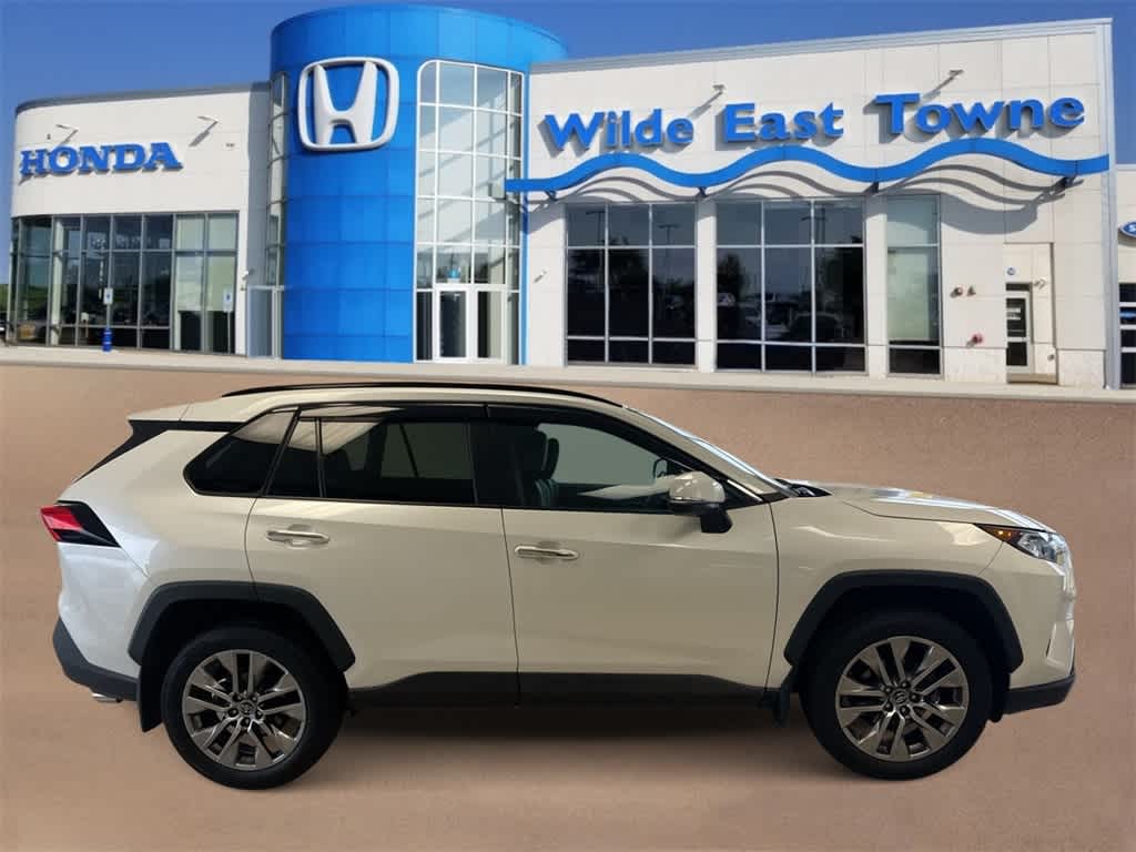 Thumbnail: 2020 Toyota RAV4 - 9