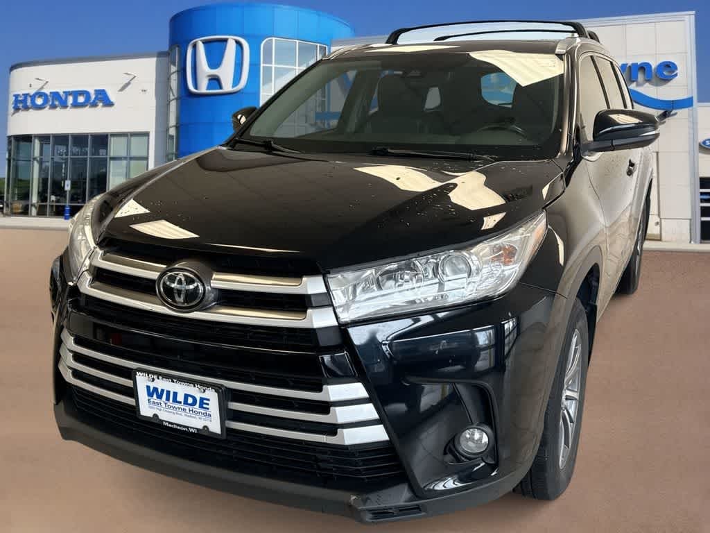 Used 2019 Toyota Highlander XLE V6 SUV