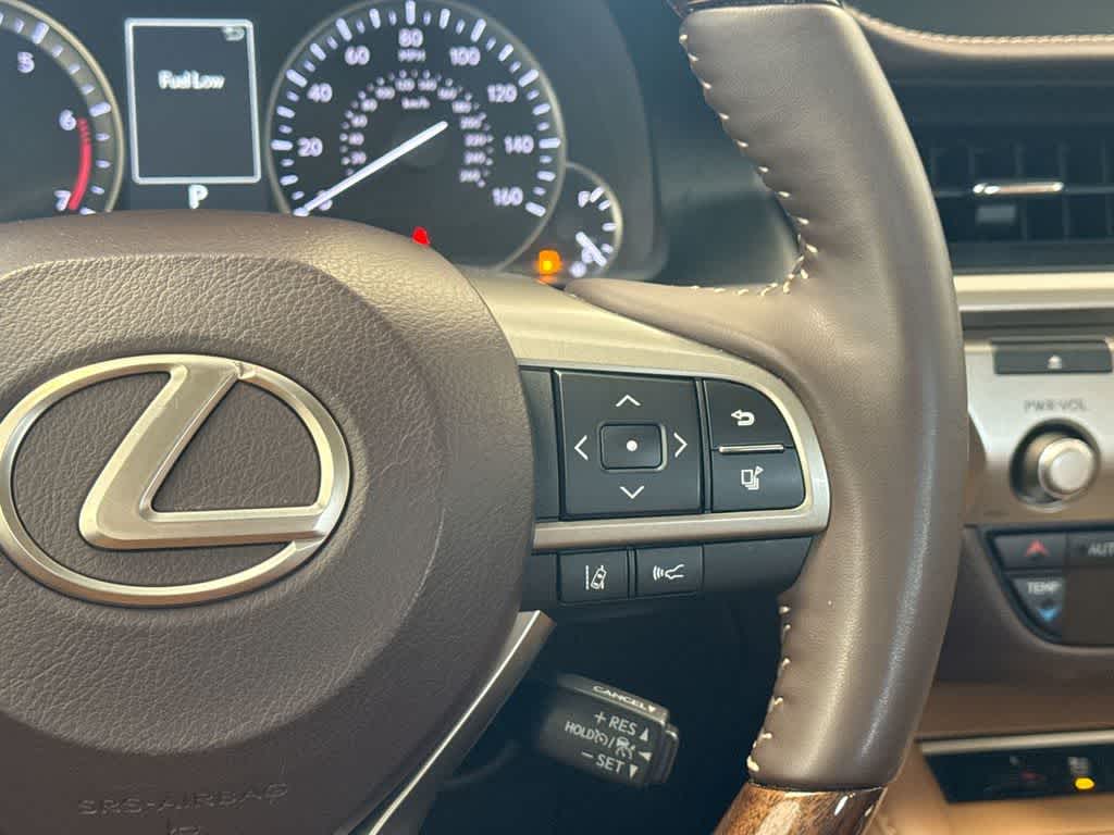 Thumbnail: 2018 Lexus ES - 27
