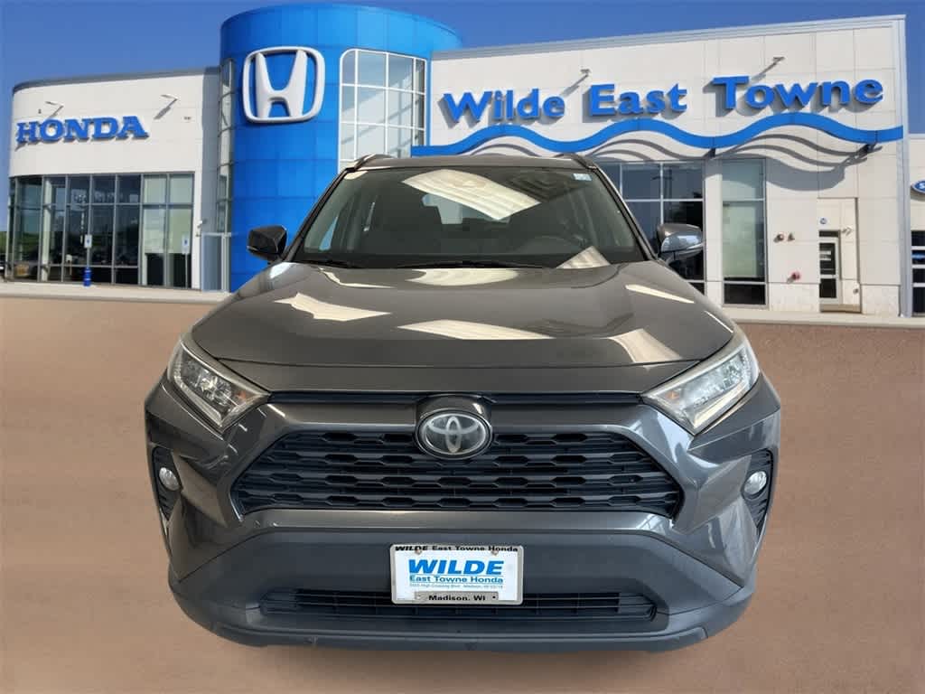 2019 Toyota RAV4 XLE Premium photo 3