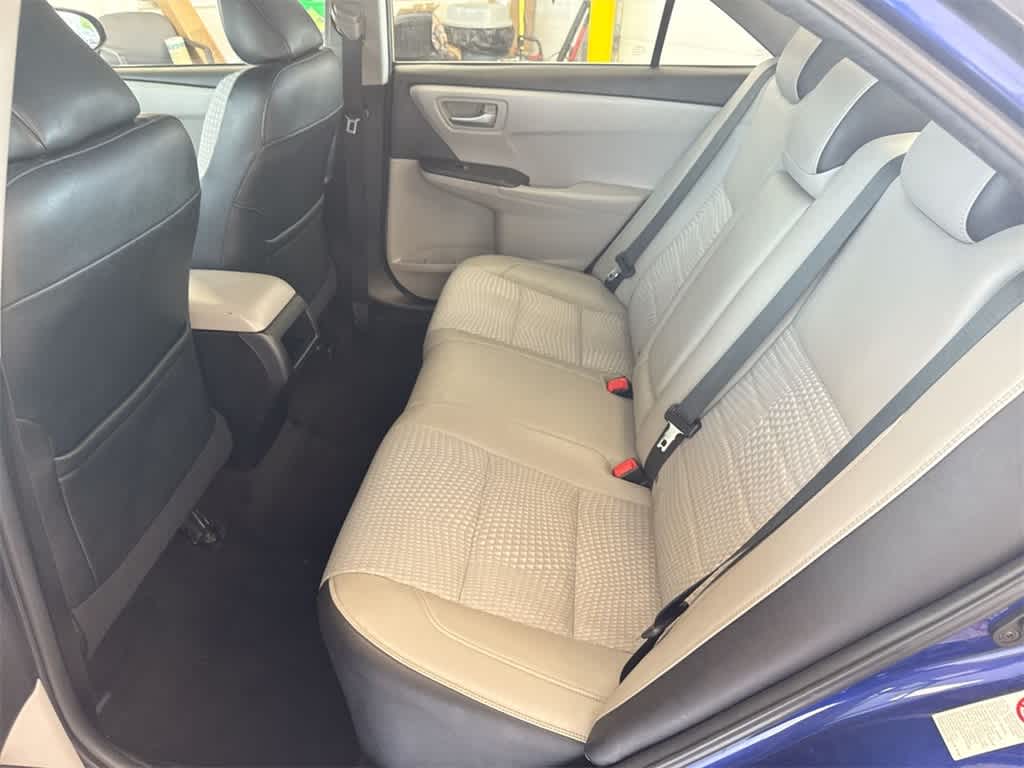 Thumbnail: 2015 Toyota Camry - 21