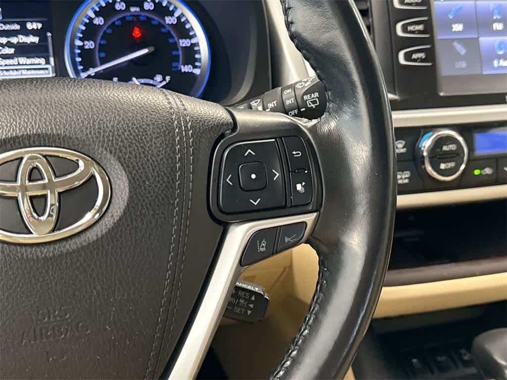 Thumbnail: 2019 Toyota Highlander - 27