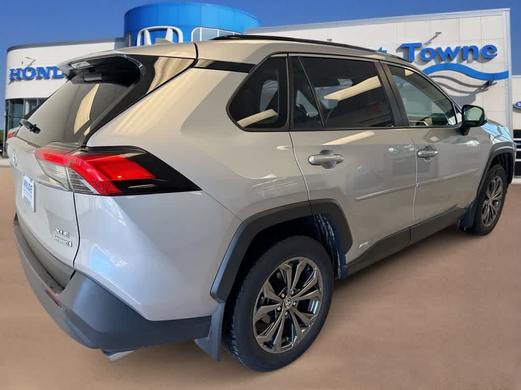 Thumbnail: 2023 Toyota RAV4 - 8