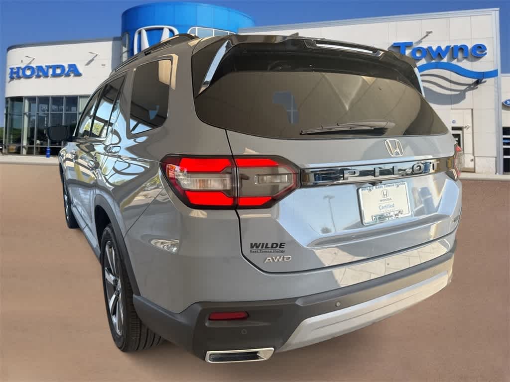2025 Honda Pilot Touring photo 2
