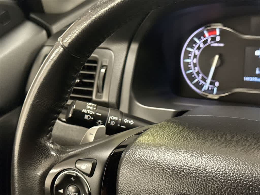 Thumbnail: 2017 Honda Pilot - 30