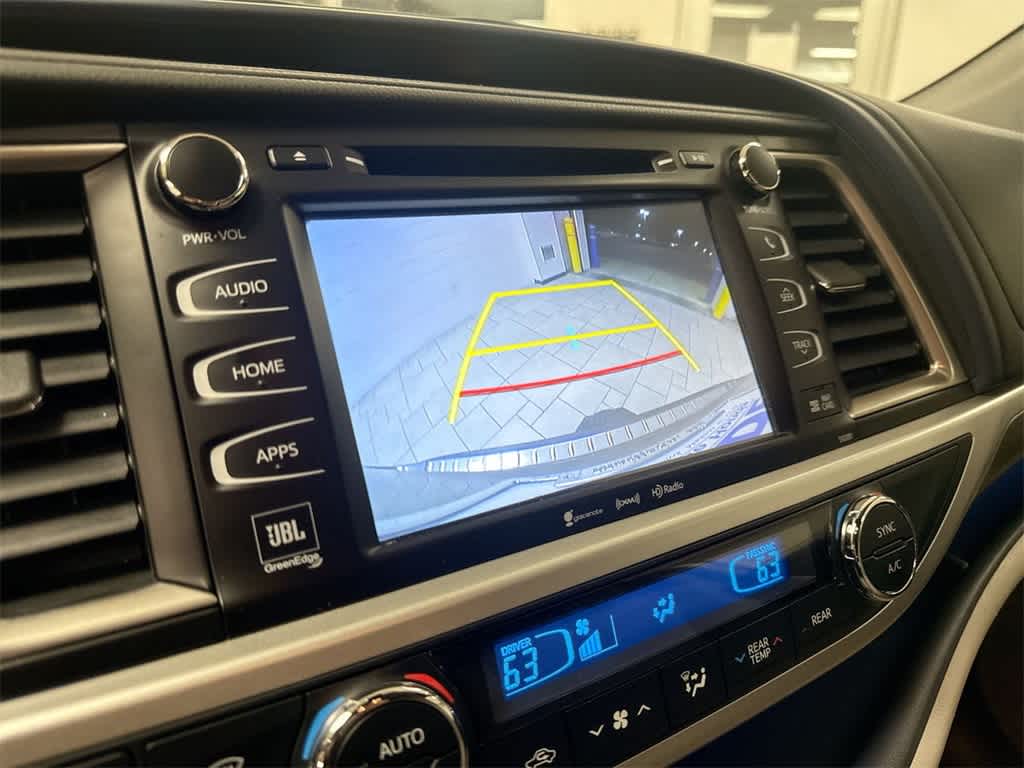 Thumbnail: 2018 Toyota Highlander - 32