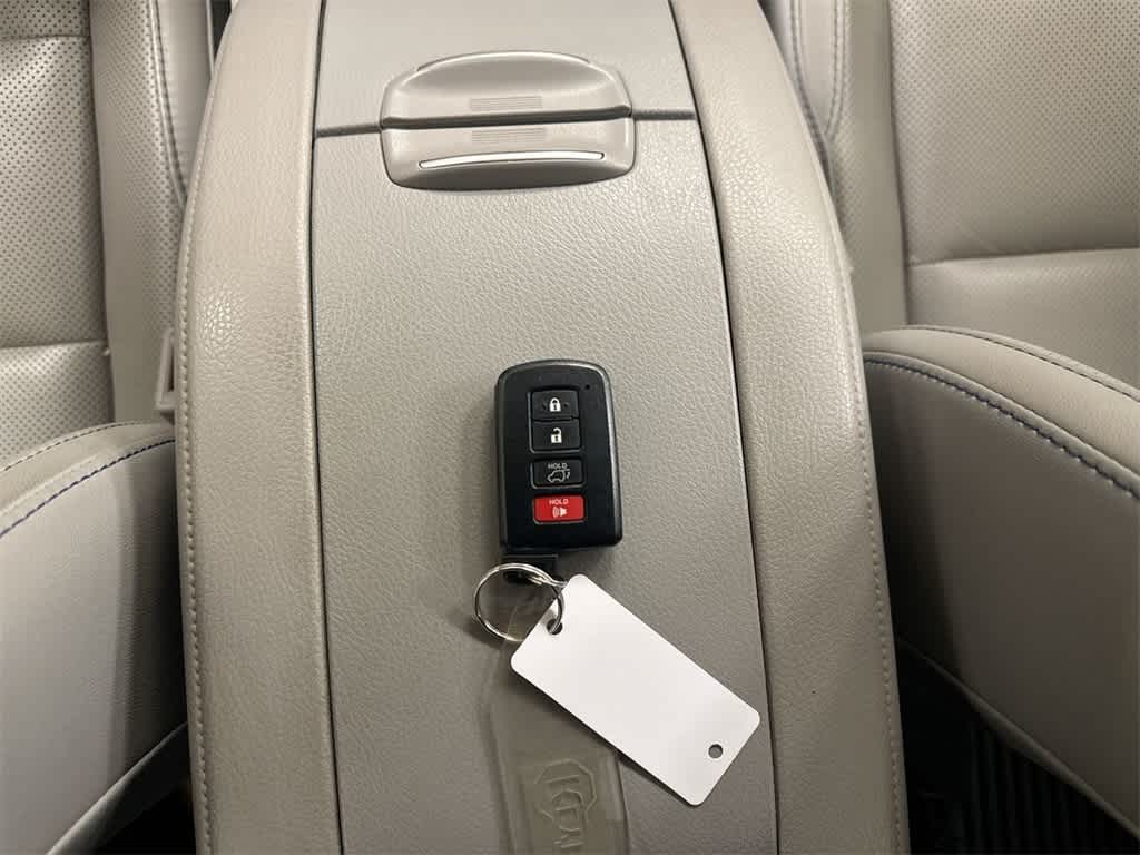 Thumbnail: 2018 Toyota Highlander - 39