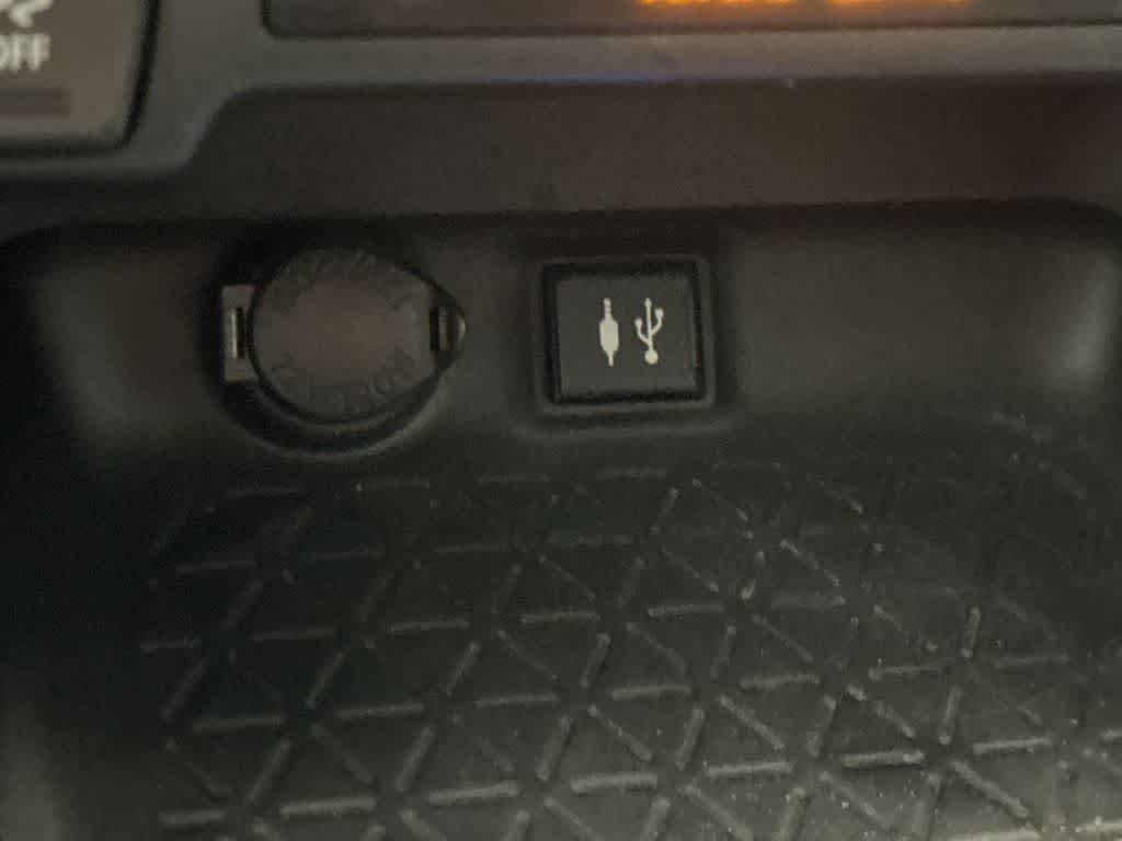 Thumbnail: 2019 Toyota RAV4 - 32