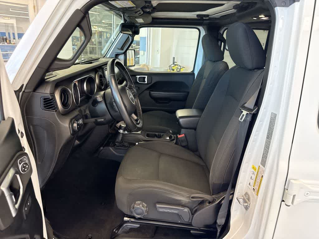 Thumbnail: 2019 Jeep Wrangler - 15