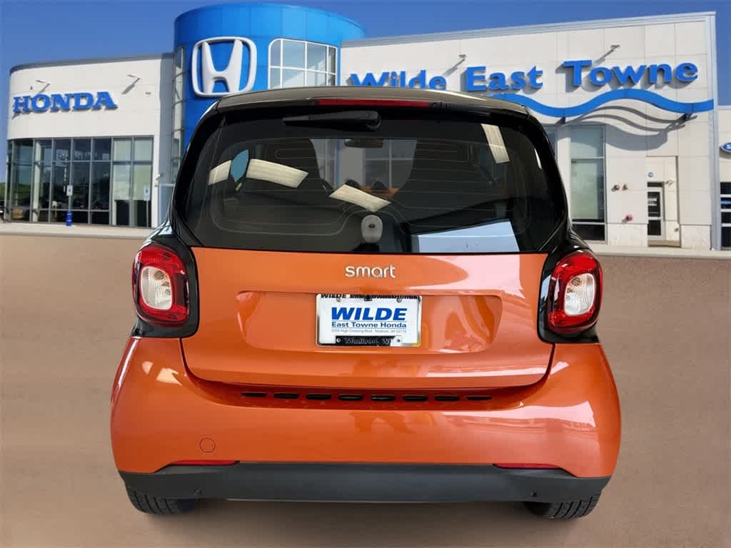 Thumbnail: 2016 smart fortwo - 7