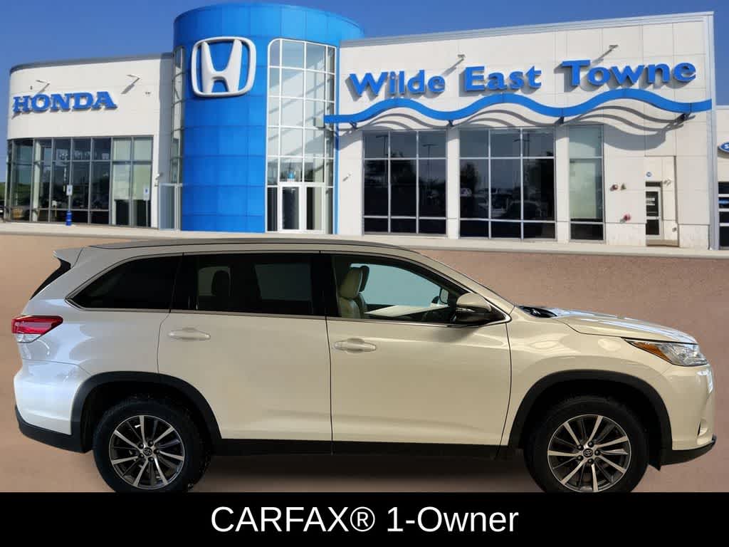Thumbnail: 2019 Toyota Highlander - 11
