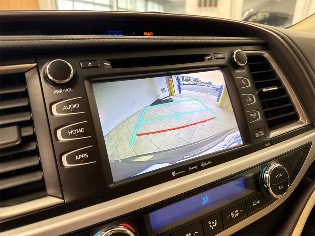 Thumbnail: 2019 Toyota Highlander - 32