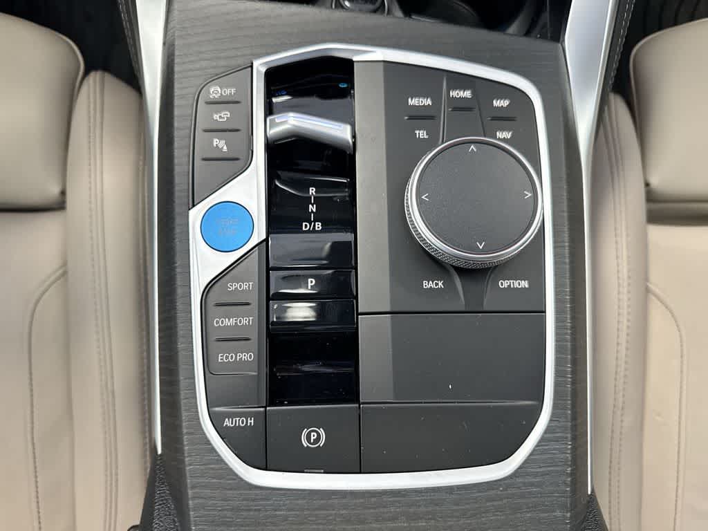 Thumbnail: 2025 BMW i4 - 35