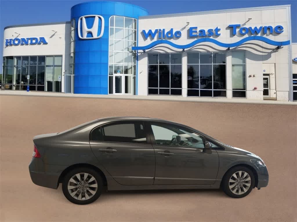 Used 2010 Honda Civic EX with VIN 19XFA1F85AE060861 for sale in Madison, WI