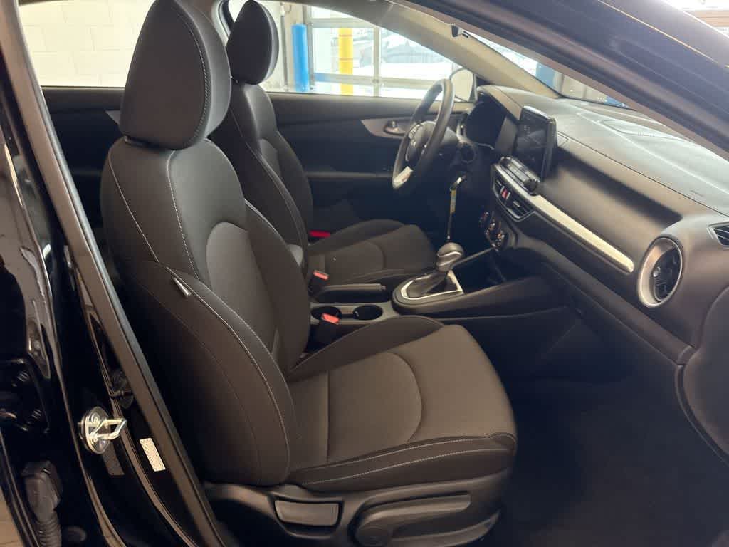 Thumbnail: 2024 Kia Forte - 22