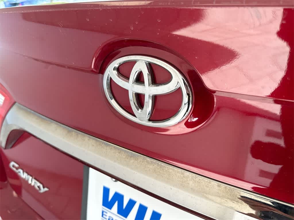 Thumbnail: 2015 Toyota Camry - 12