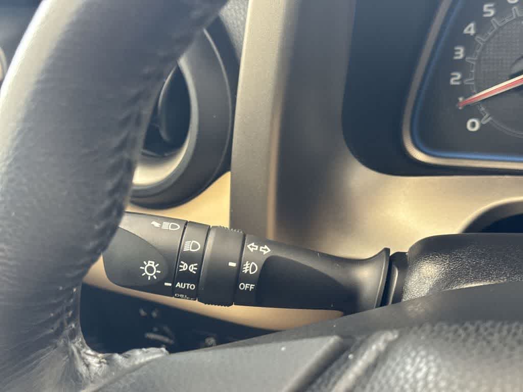 Thumbnail: 2013 Toyota RAV4 - 27