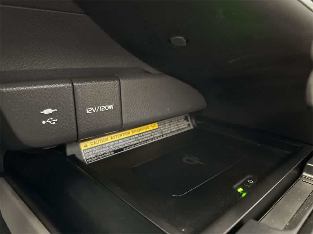 2019 Toyota Camry XSE 33