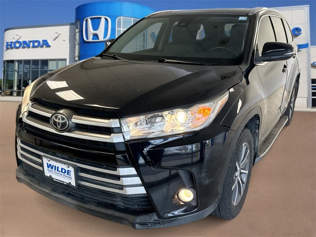 Thumbnail: 2019 Toyota Highlander - 4