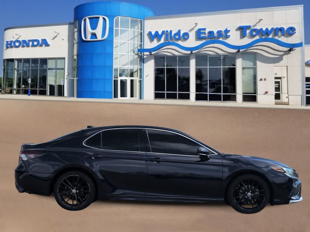 Thumbnail: 2021 Toyota Camry - 11