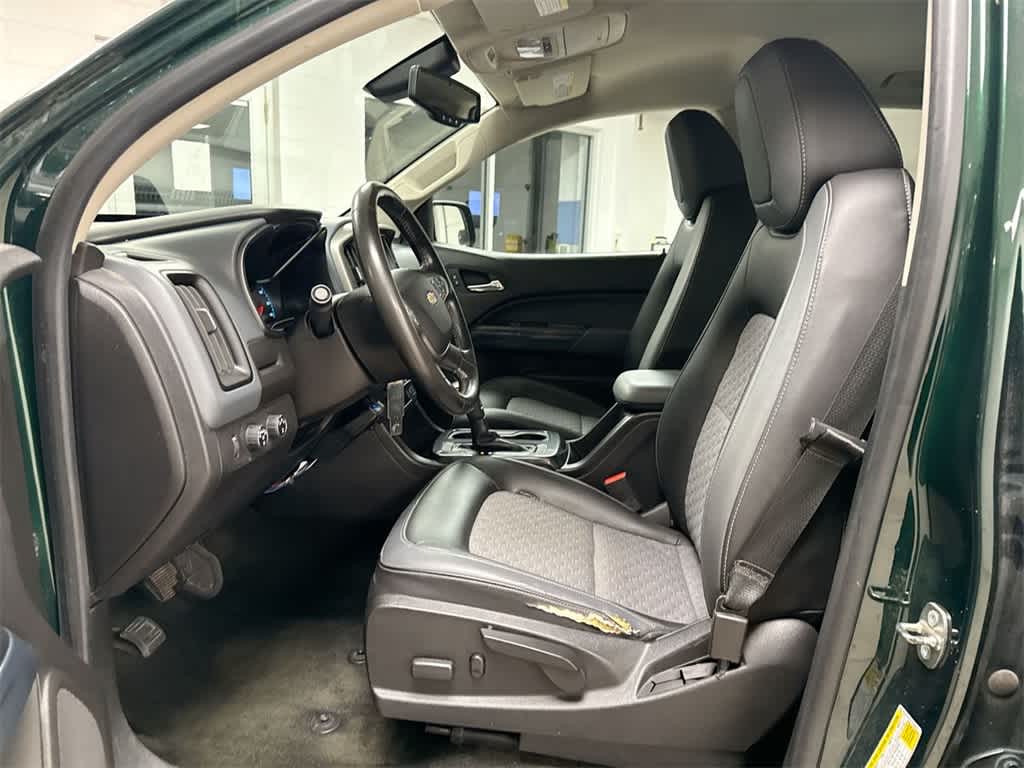 Thumbnail: 2015 Chevrolet Colorado - 16