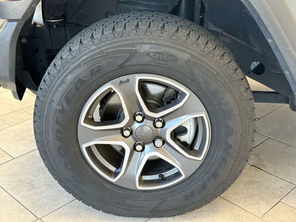 Thumbnail: 2019 Jeep Wrangler - 12
