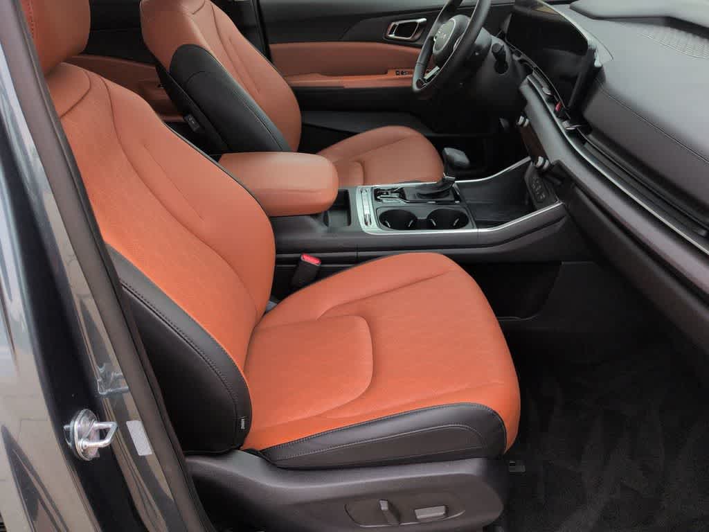 Thumbnail: 2025 Kia Carnival - 25