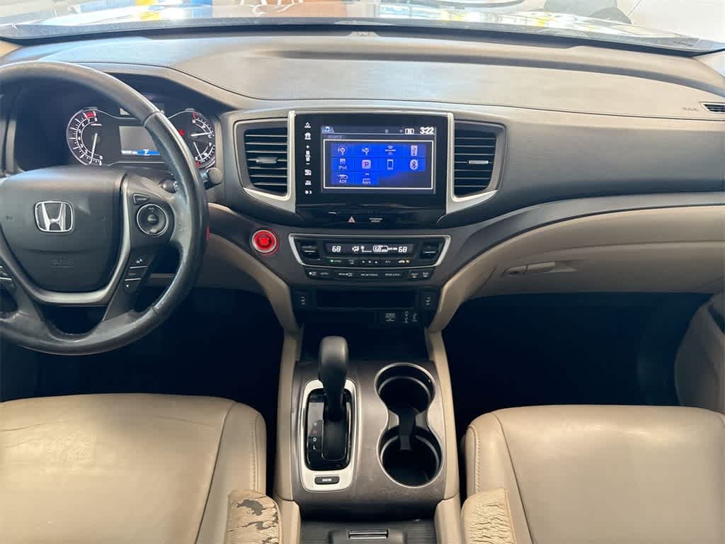 Thumbnail: 2017 Honda Pilot - 29