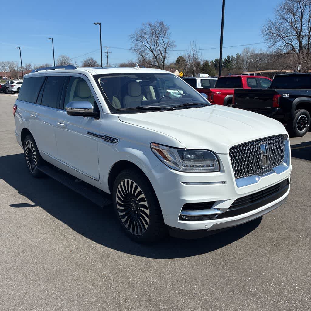 Thumbnail: 2020 Lincoln Navigator - 4