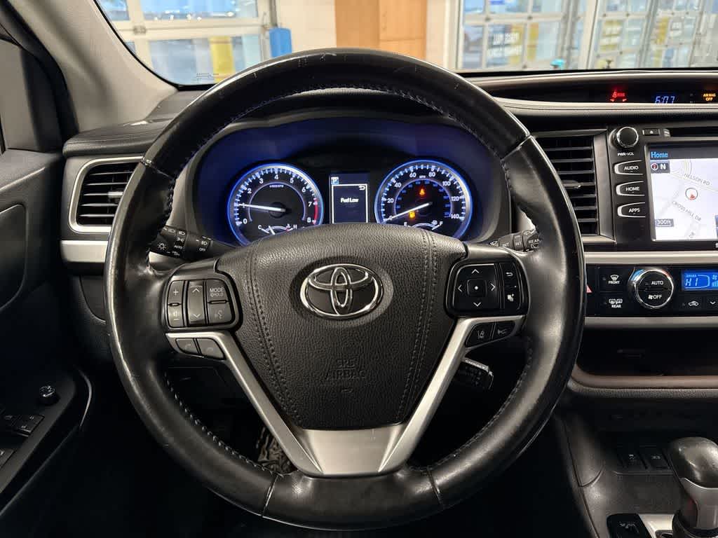 Thumbnail: 2019 Toyota Highlander - 25
