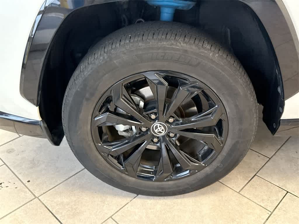 Thumbnail: 2022 Toyota RAV4 - 14