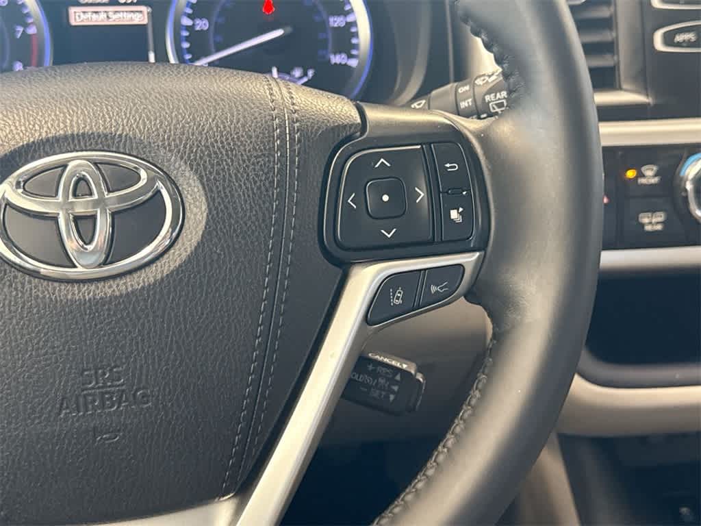 Thumbnail: 2019 Toyota Highlander - 27