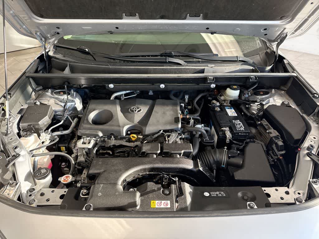 Thumbnail: 2020 Toyota RAV4 - 16