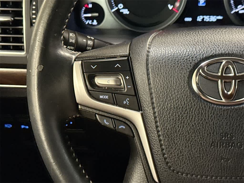 Thumbnail: 2016 Toyota Land Cruiser - 26