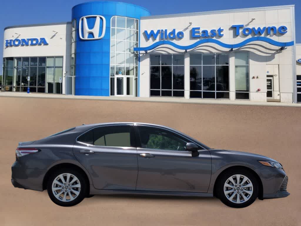 Thumbnail: 2019 Toyota Camry - 8